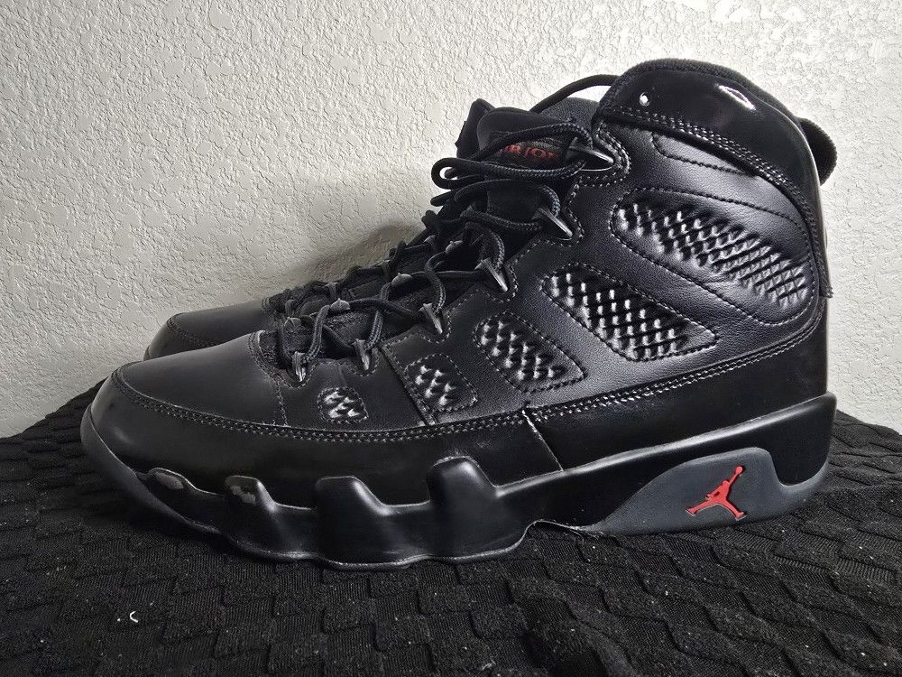 Jordan 9 Retro Bred size 12
