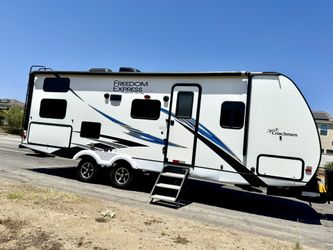 2019 Freedom Express Bunkhouse
