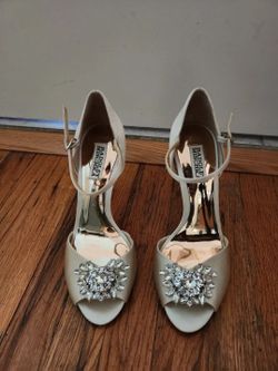 BADGLEY MISCHKA Beige Heels