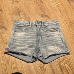 Women’s size 6 American Eagle shorts
