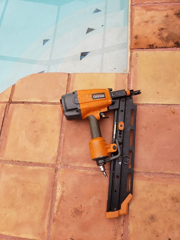 Ridgid 21 degree Framing nailer with air hose and 6 gal ,150 psi