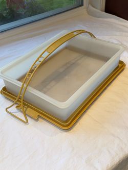 Vintage Tupperware Cake Taker Carrier