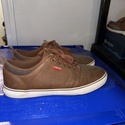 Brown Levi’s Shoes - Sz 9