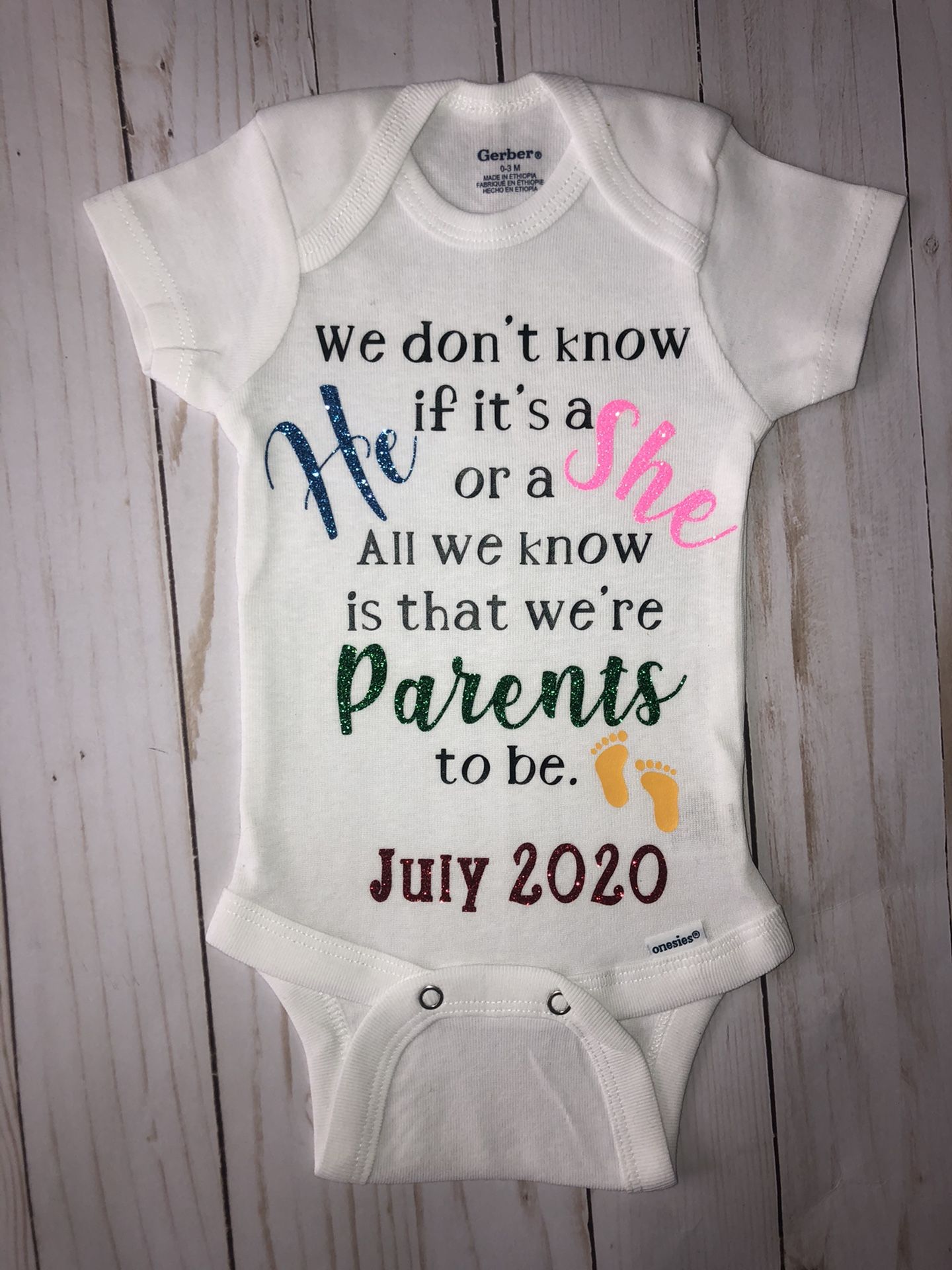 Pregnancy announcement onesie