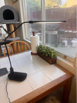 Desk lamp