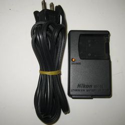 Genuine Nikon MH-63 Lithium Ion Battery Charger 100-240V 4.2V 0.55A For EN-EL10