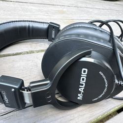 M-AUDIO STUDIO MONITORING HEADPHONES