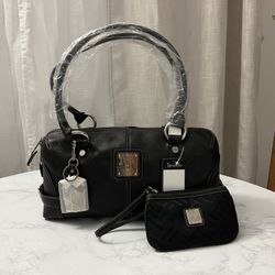 New Tignanello Black Leather Purse with Wristlet 2 lbs 12 oz for Sale in Dublin OH OfferUp