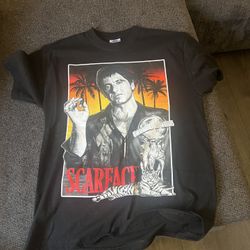 Size Large Men's Scarface Shirt