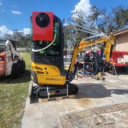 AGT Hydraulic Mini Excavator
Digger RATO Gas Engine with Air
Conditioner&Cab