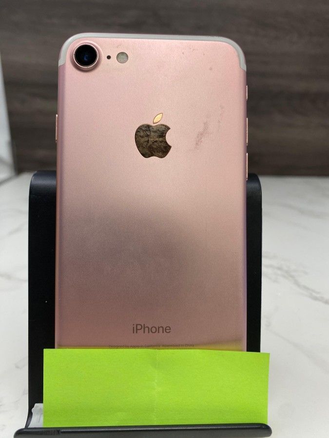 iPhone 7 32gb Unlocked ID: 96637