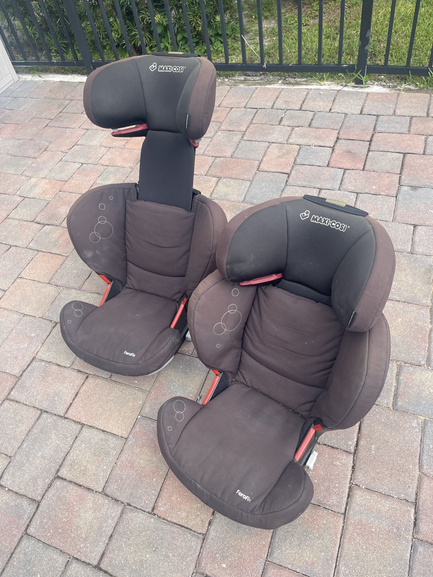 FREE Car Seat Maxi-Cosi With Isofix System Tall And Slim