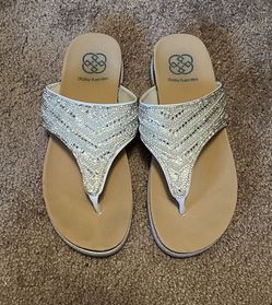 Daisy Fuentes Thong Sandals