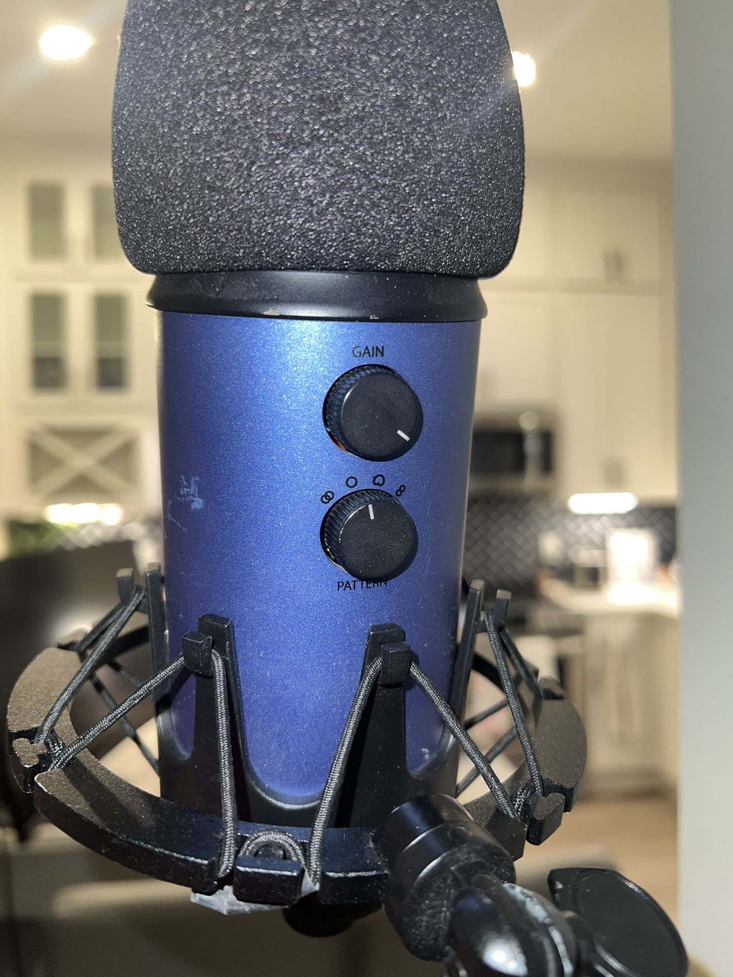 Blue yeti Mic With Desk Mount