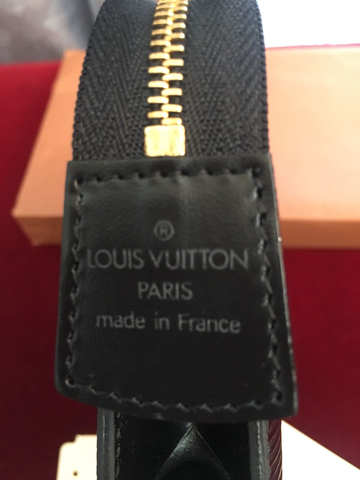 Louis Vuitton Mini Cosmetic bag for Sale in Sumner, WA - OfferUp