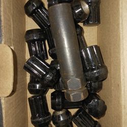 20 Anti-Theft Lug Nuts W/ Key