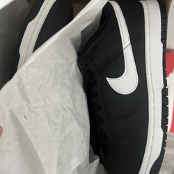 Nike Dunks Size 9.5