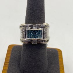 BLUE DIAMOND CLUSTER RING 