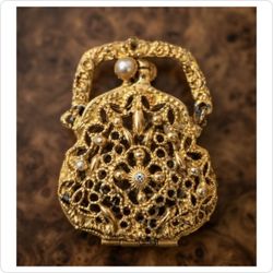 Vintage ART (Mode Art) Gold Tone Filigree Purse Compact / Trinket Box Pin