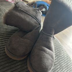 Classic II Genuine Shearling Lined Short Boot (Women)