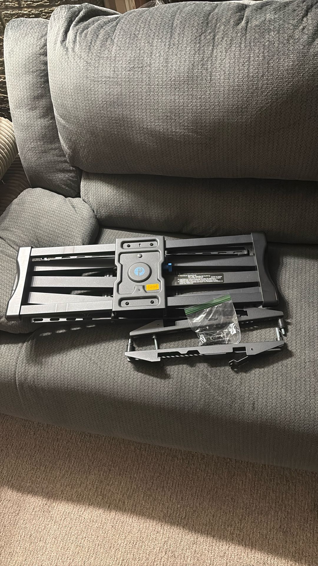 Pipishell TV Wall Mount for 26-65 inch LED LCD OLED 4K TVs up to 99lbs, Full Motion TV Mount Bracket Articulating Swivel Extension Tilting Leveling Ma