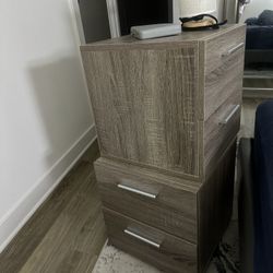 2 Nightstands