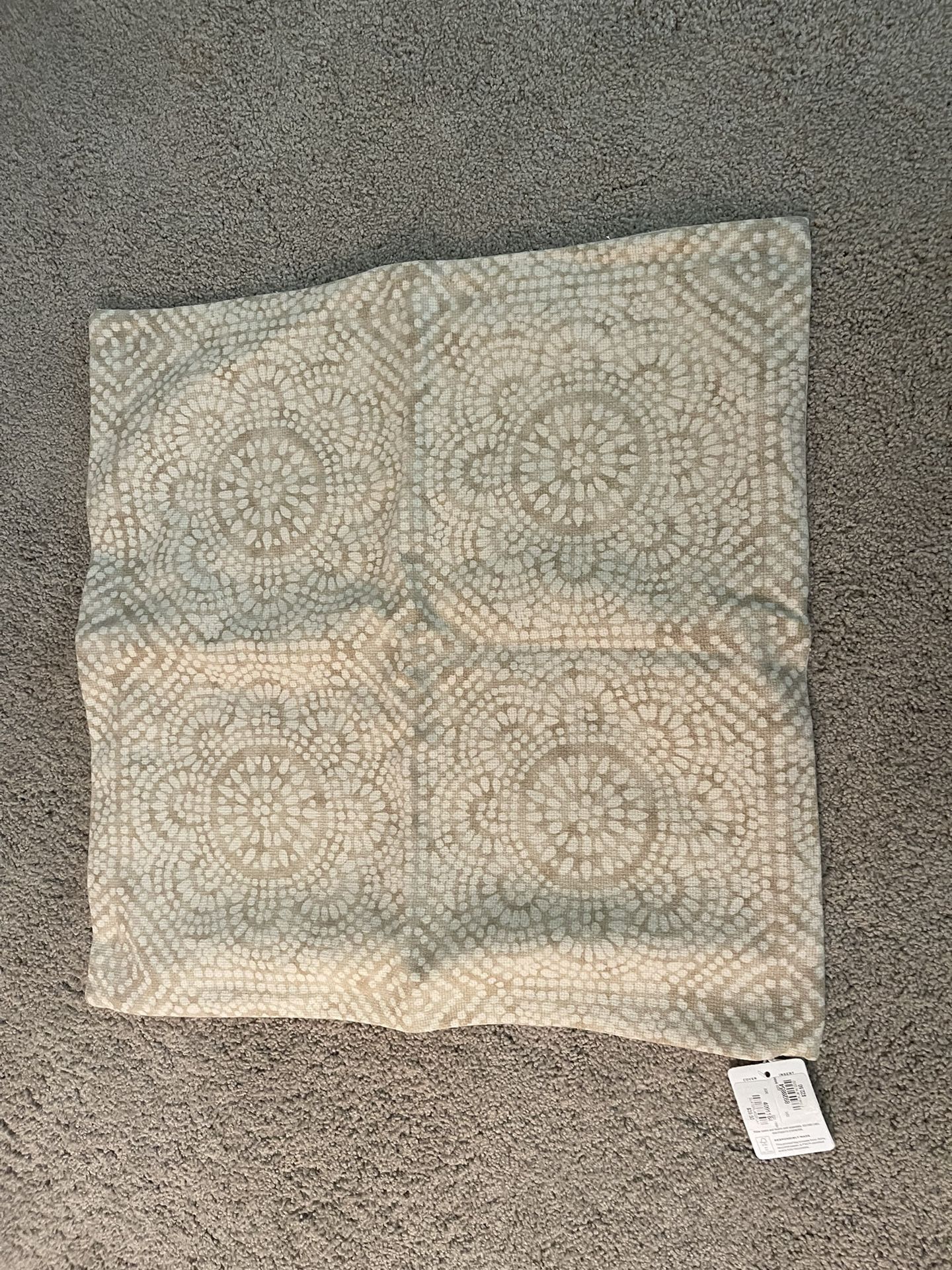 1 New Pottery Barn Pillow Cover