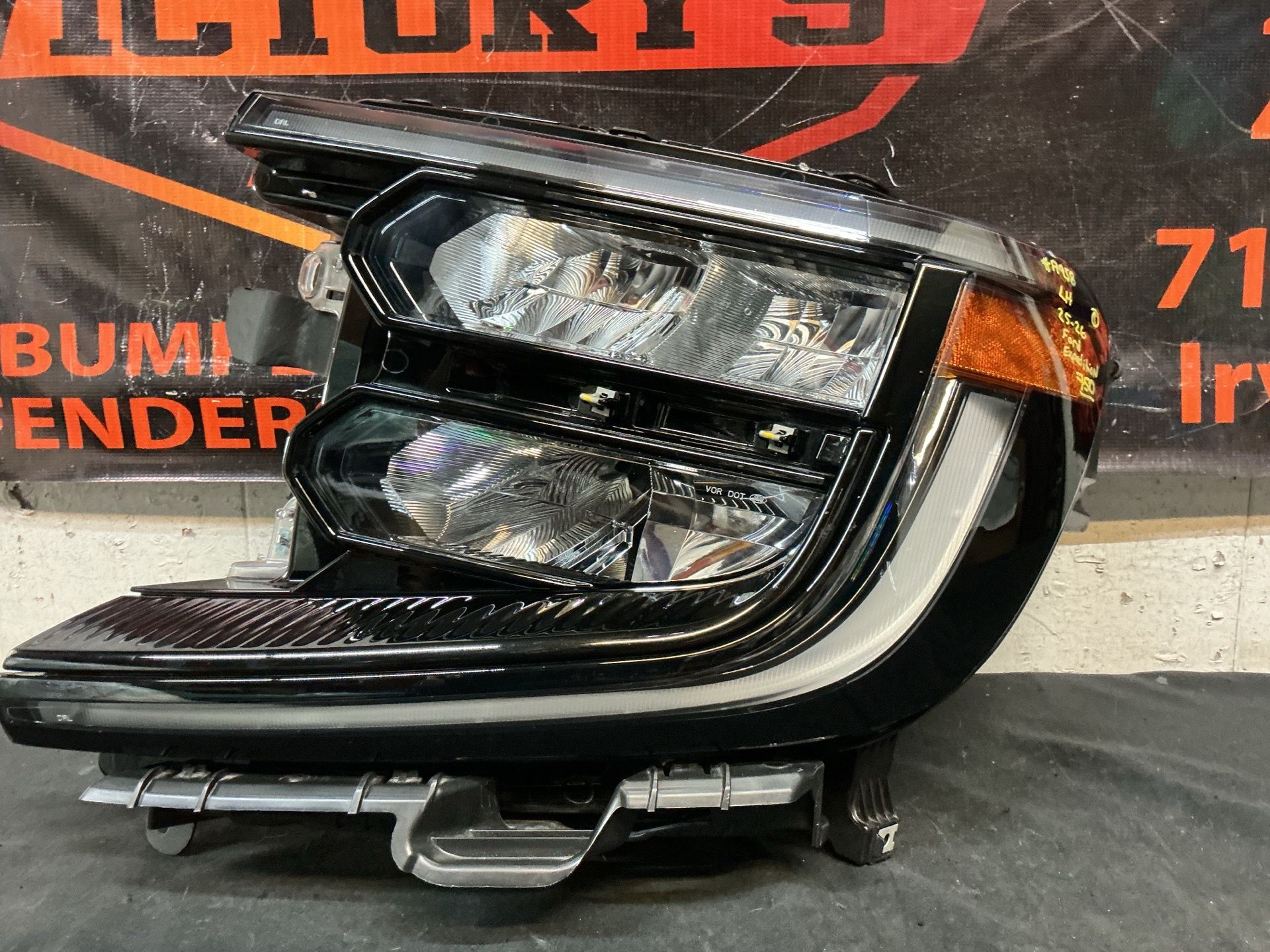 FORD EXPEDITION 2025-2026 LH HEADLIGHT OEM