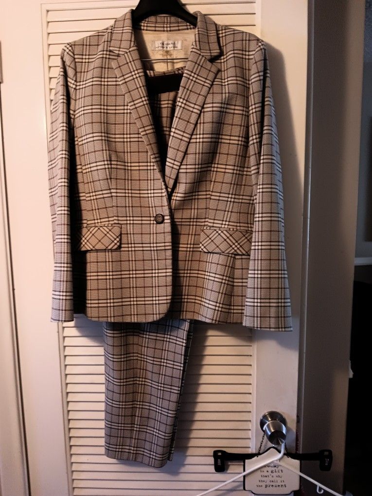 Tahari Brown Plaid Pants Suit Sz 14