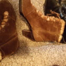 Women's Shoe And Clothing.  