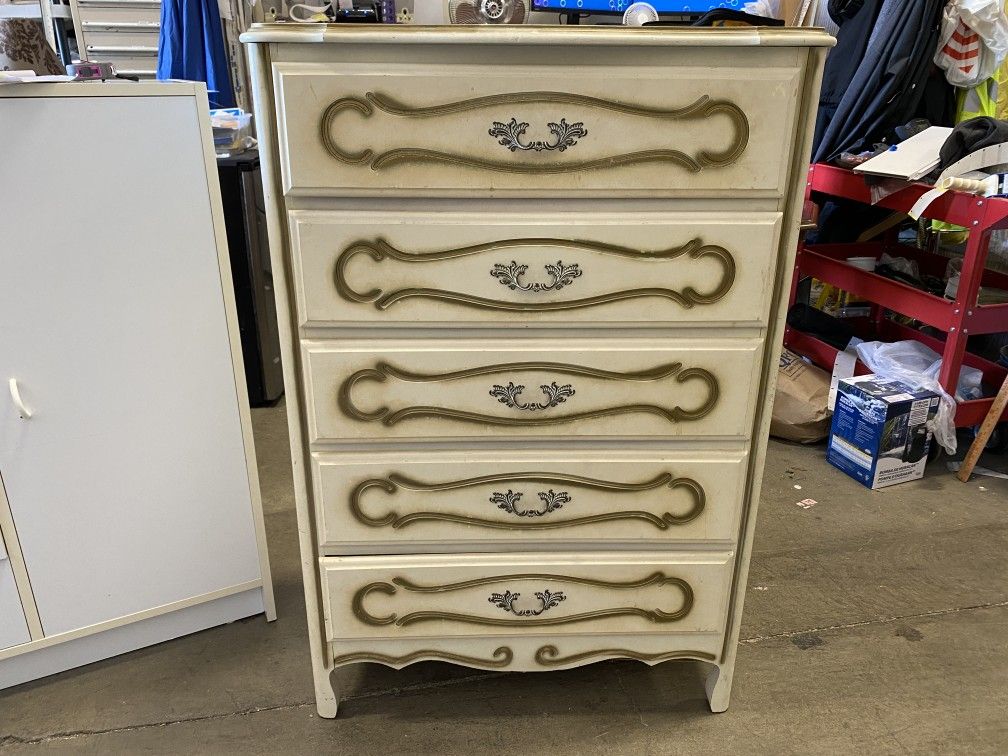 Cream 5 Drawer Antique Looking Dresser