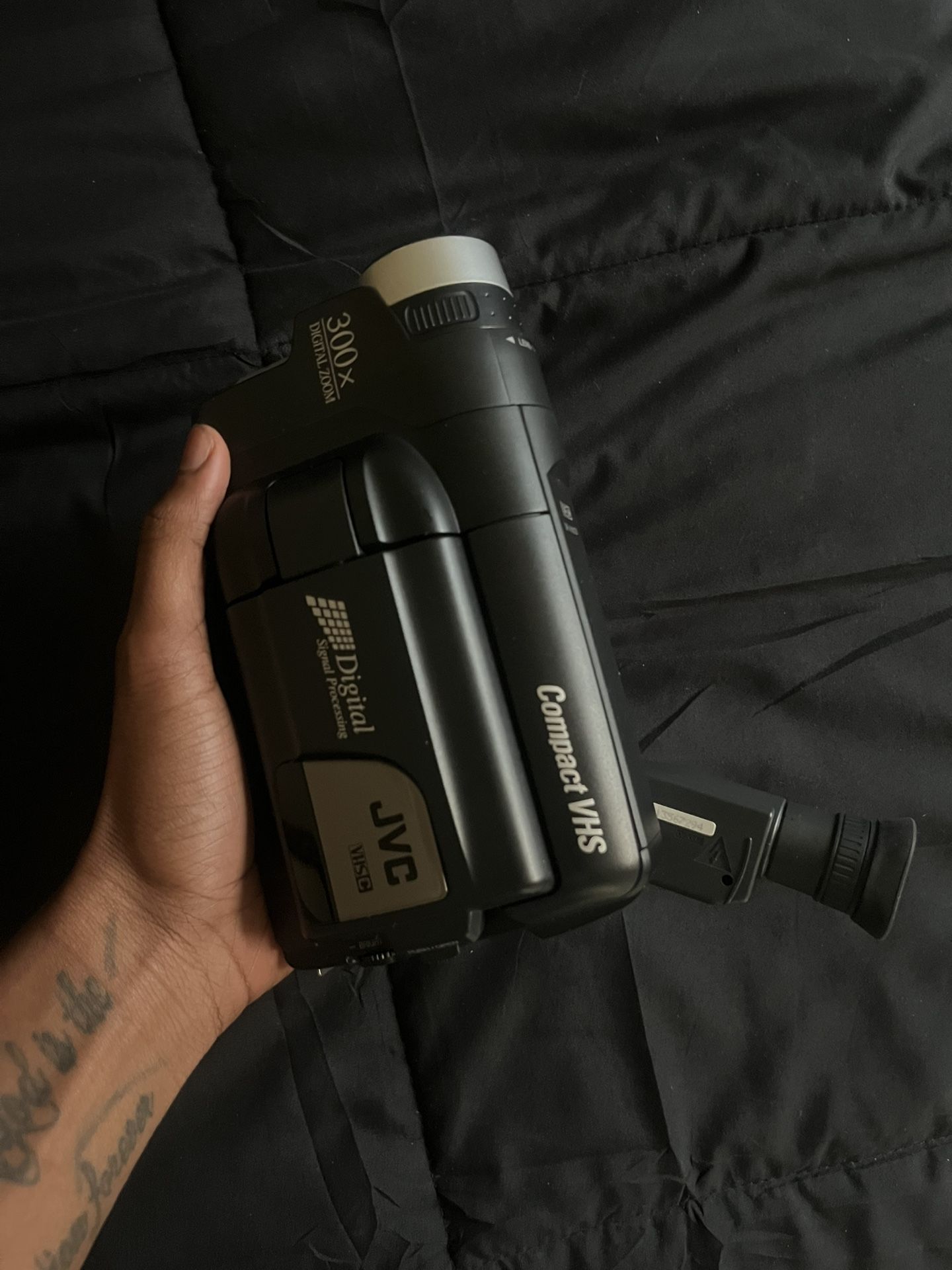 jvc compact vhs camcorder (NEED GONE TODAY)