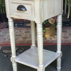 Like New Gray Accent Table w/Drawer, Sturdy, Solid Wood - 29H x 15x15 top 
