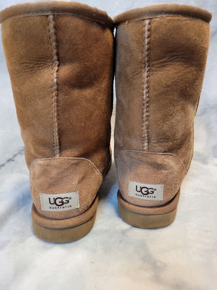 UGG Australia Boots, Size 8 Women's, Almost new! 