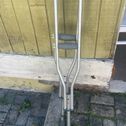 Crutches 