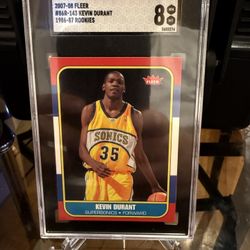 2007-08 FLEER #86R-143 KEVIN DURANT 1986-87 ROOKIES SGC 8