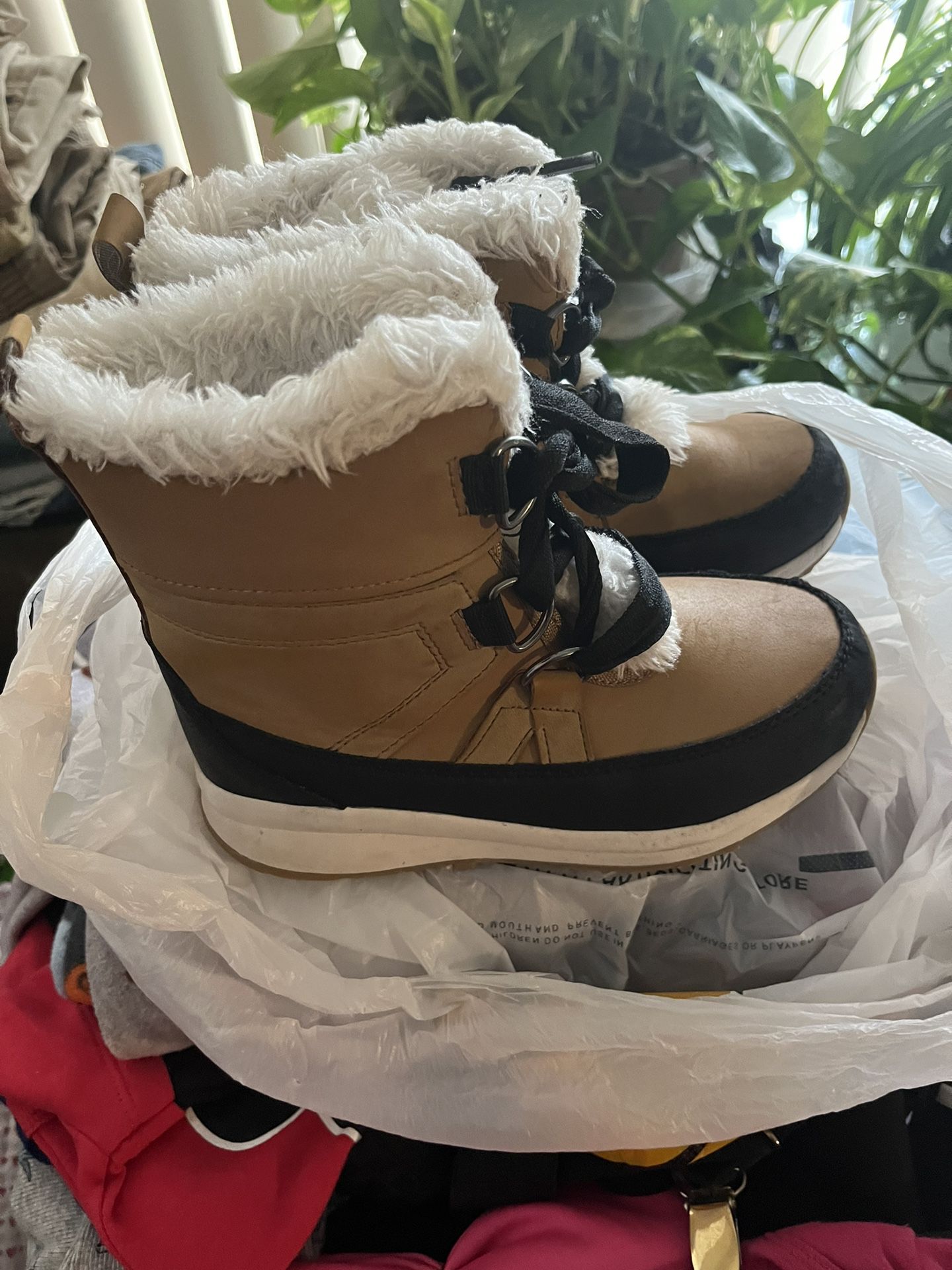 Little Girl Boots, Size 13 $30 Used in very Good Condition, warm Fur in the inside.