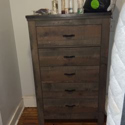 Man Peice Dresser 