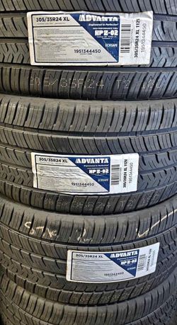 305 35 24 Set Of Tires Brand New