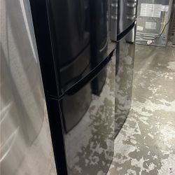 Frigidaire Top Freezer Refrigerator 