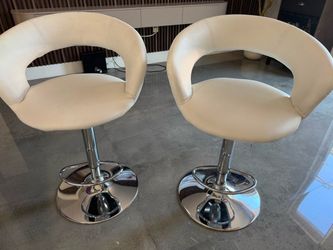 White Leather Bar Stools with Chrome Base – Set of 2