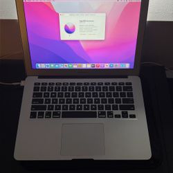 Apple MacBook Air 2.2Ghz I7, 8GB Ram, 512GB HDD