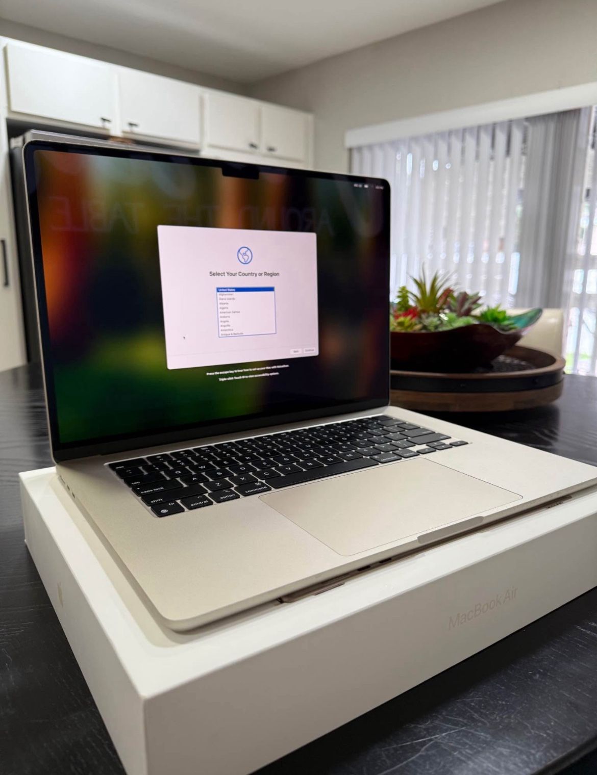15" Macbook Air M2 Starlight 256GB