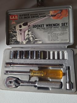 Vintage socket wrench set