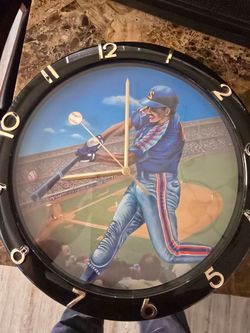 Older Seattle Mariners wall clock, solid piece!!