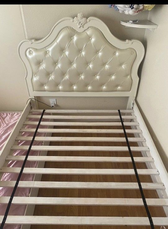 WHITE FULL BED WITH TWIN TRUNDLE