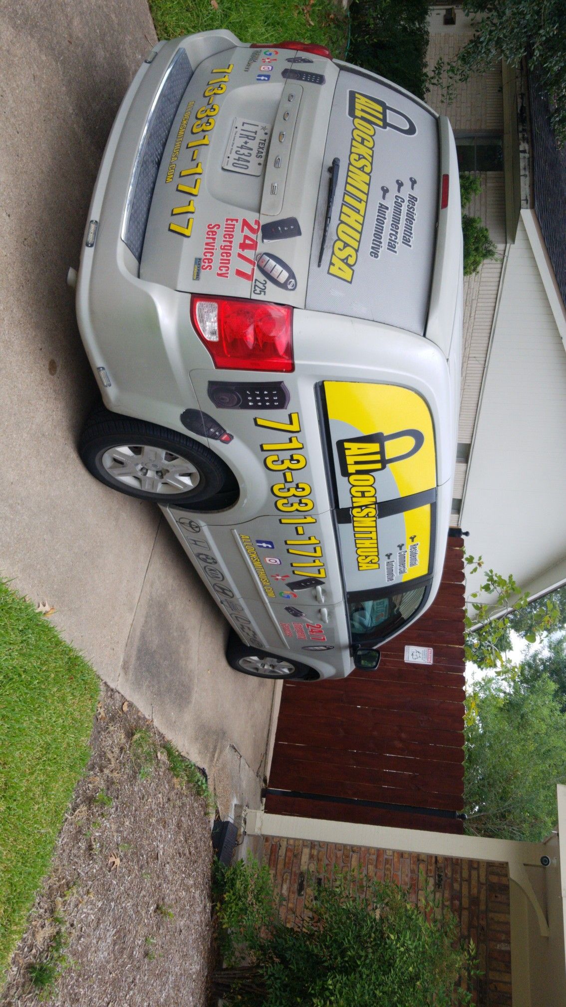 Locksmith van with equipments