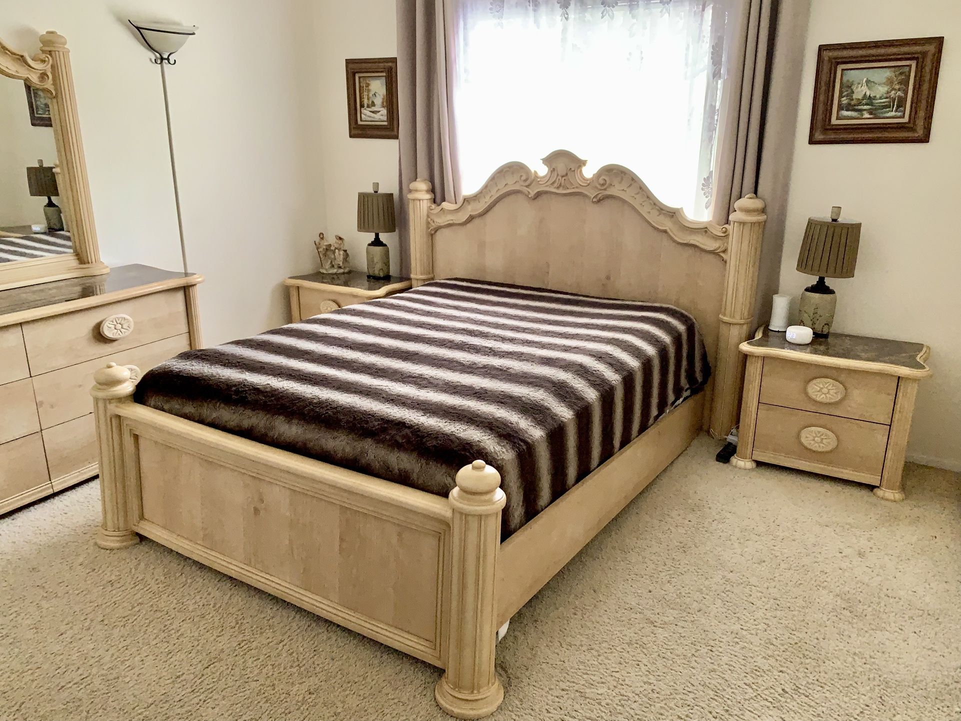 Queen Bedroom Furniture Set with Oversized Dresser, Nightstands, Mirror, Siderails, Footboard And Headboard.