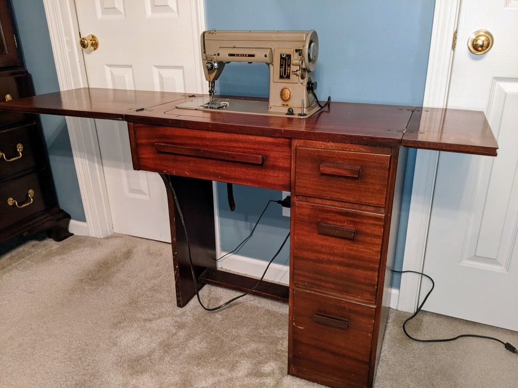 Vintage Singer 301 Sewing Machine, Table, And Several Attachments.