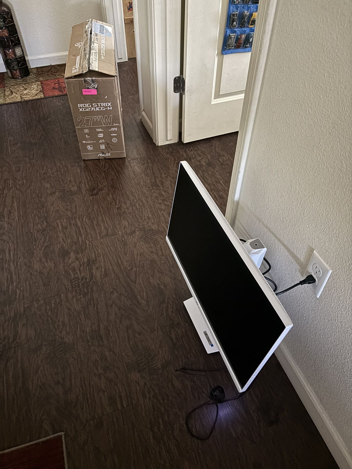 Asus 4K!! GAMING Monitor ROG STRIX 27” 320Hz USB-C White READ DESCRIPTION OPEN BOX 📦!! PICK UP ONLY NO TRADE 👉FIRM ON PRICE👈 💲375 ONLY CASH 💵